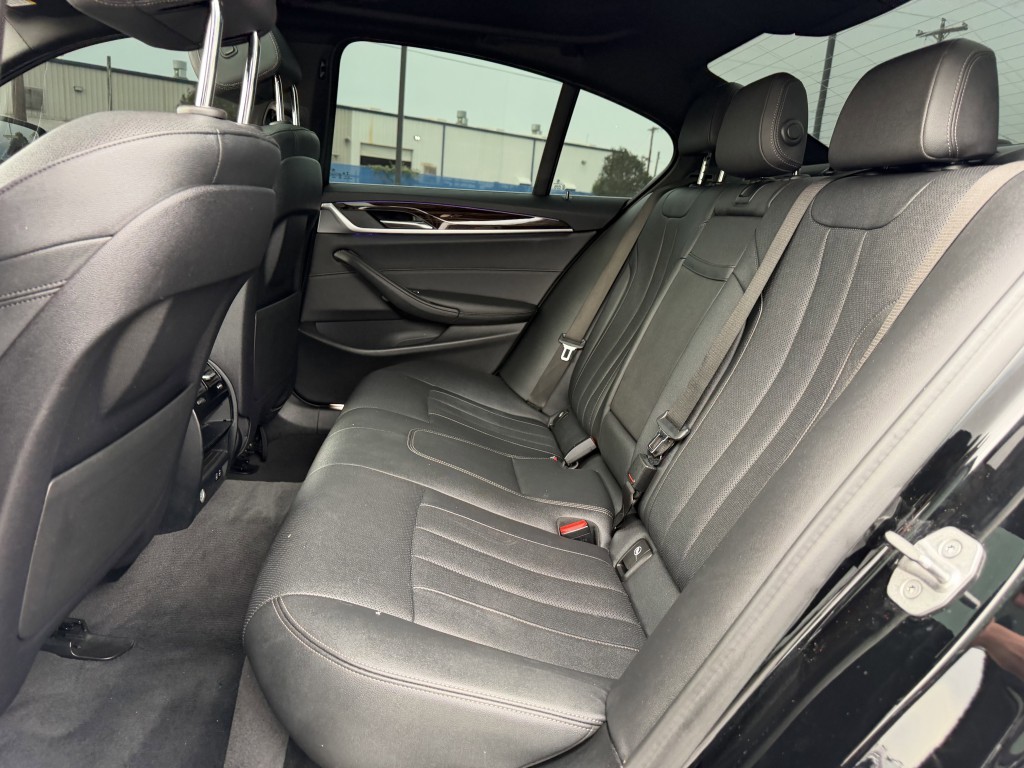 2021 BMW 5 Series Image 30