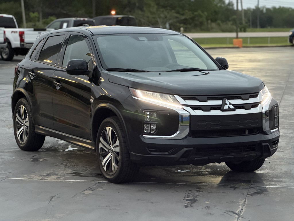 2022 Mitsubishi Outlander Image 3