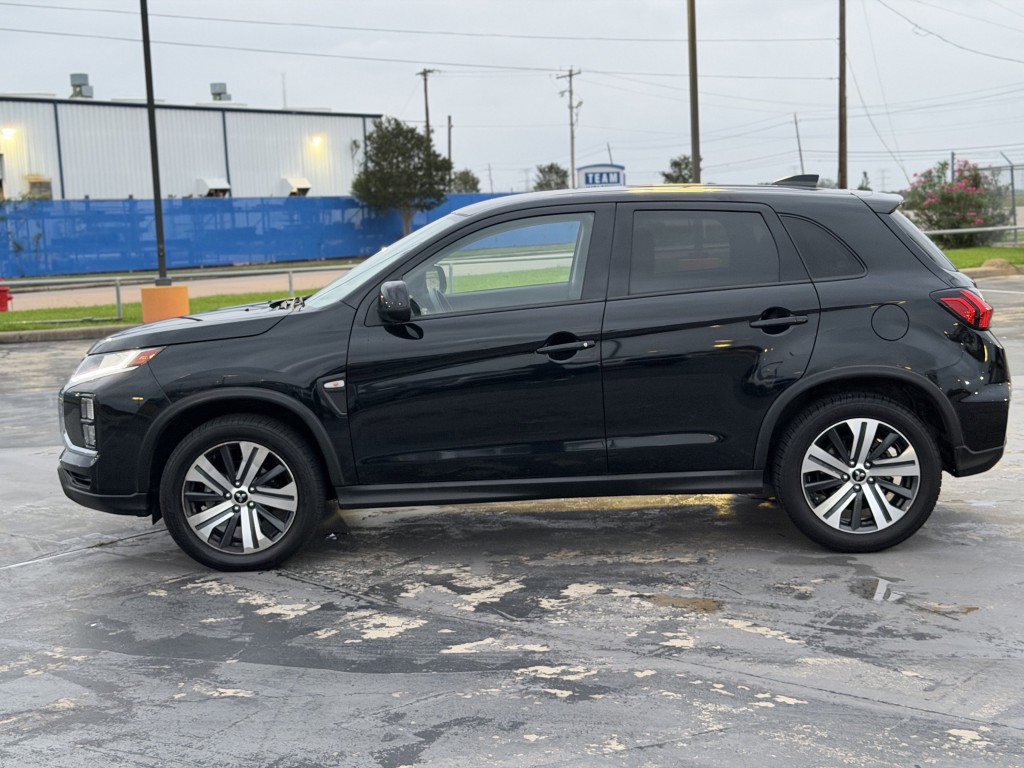 2022 Mitsubishi Outlander Image 9
