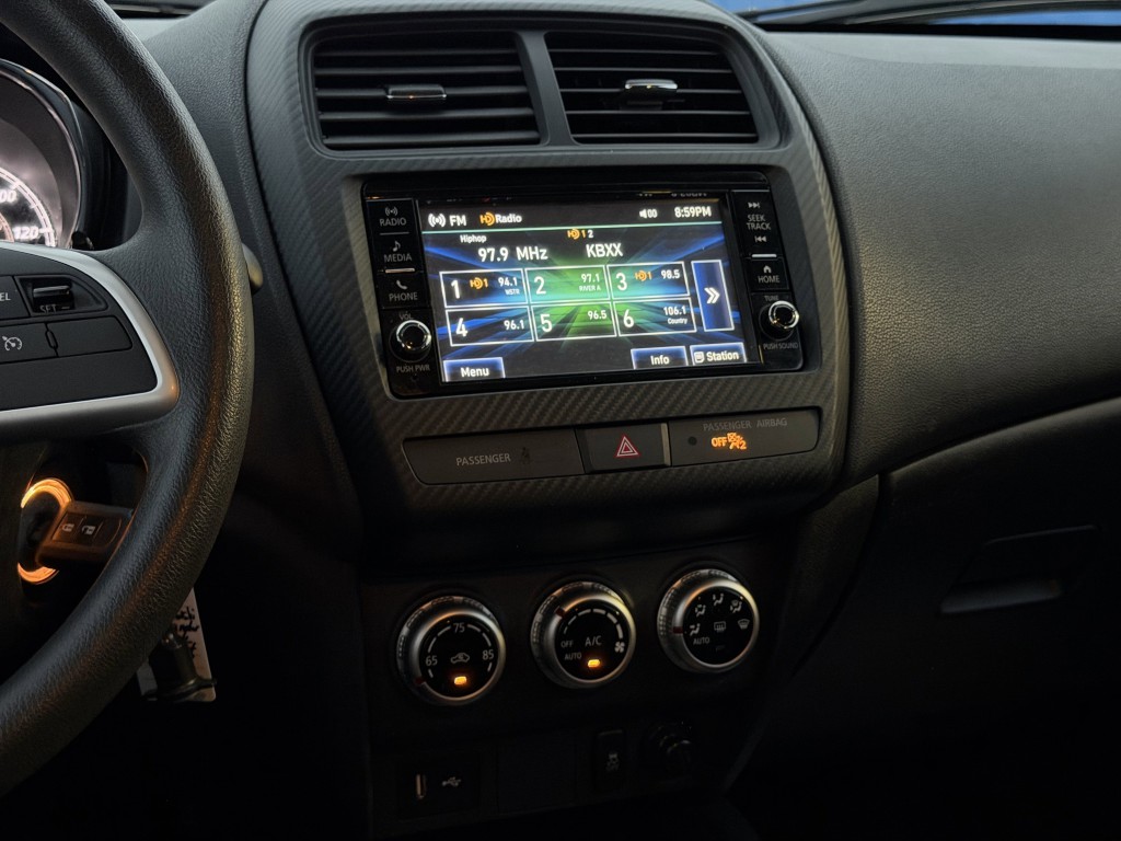 2022 Mitsubishi Outlander Image 13