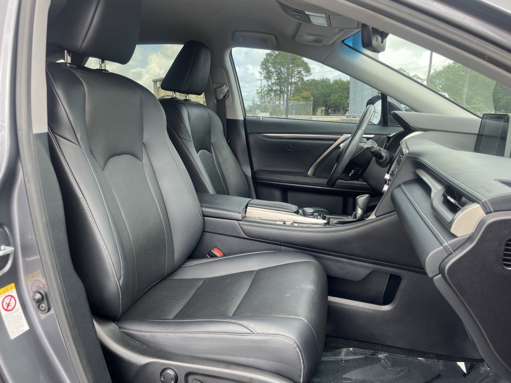 2017 Lexus RX Image 30
