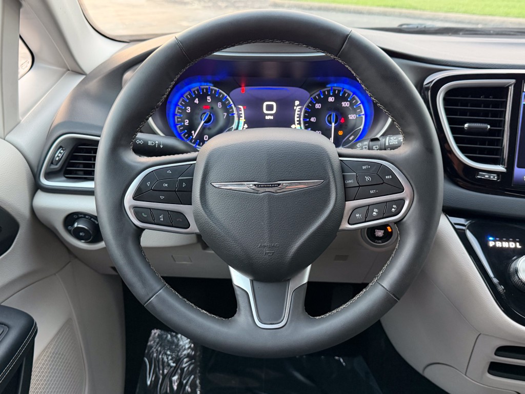 2023 Chrysler Pacifica Image 14