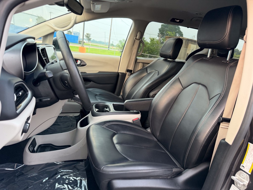 2023 Chrysler Pacifica Image 22