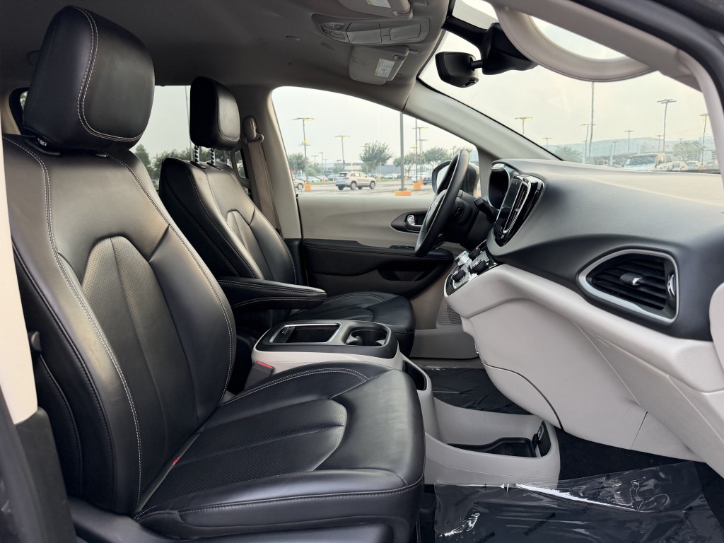 2023 Chrysler Pacifica Image 23