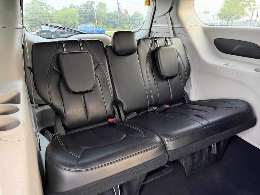 2023 Chrysler Pacifica Image 25