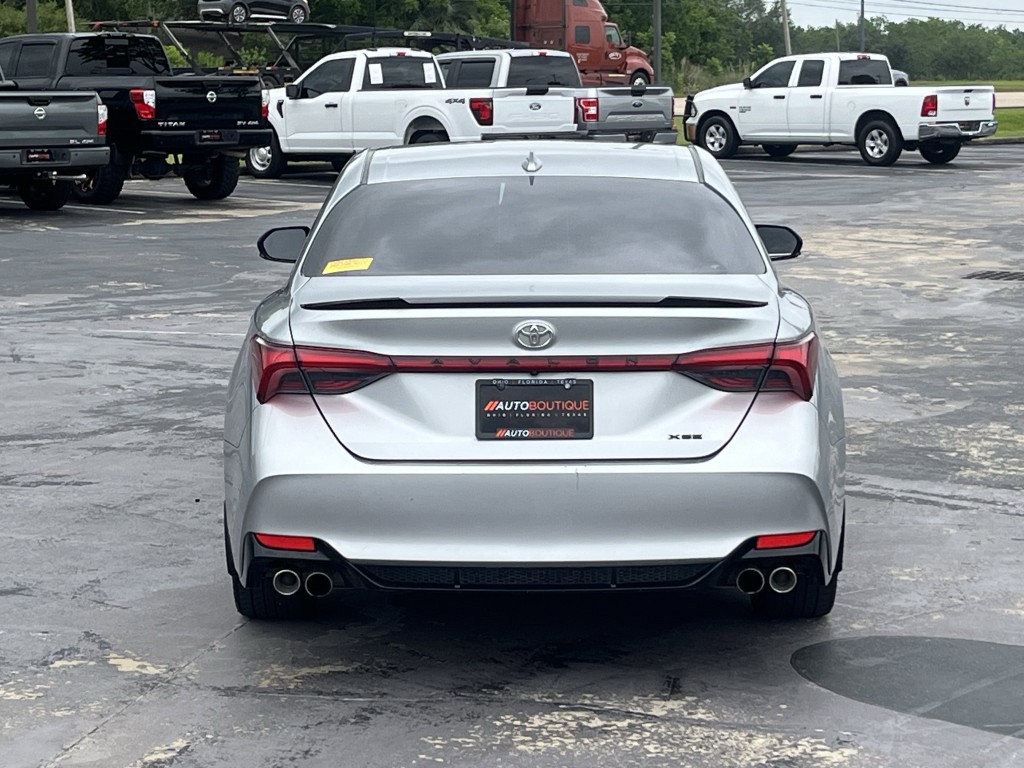 2019 Toyota Avalon Image 8