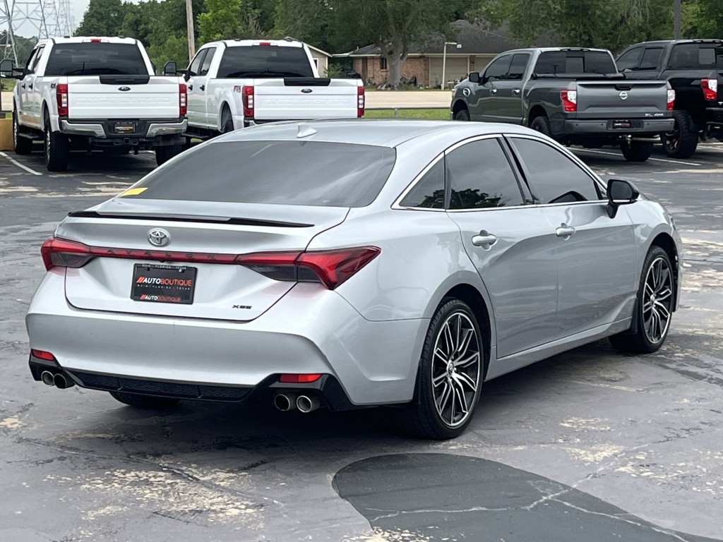 2019 Toyota Avalon Image 9