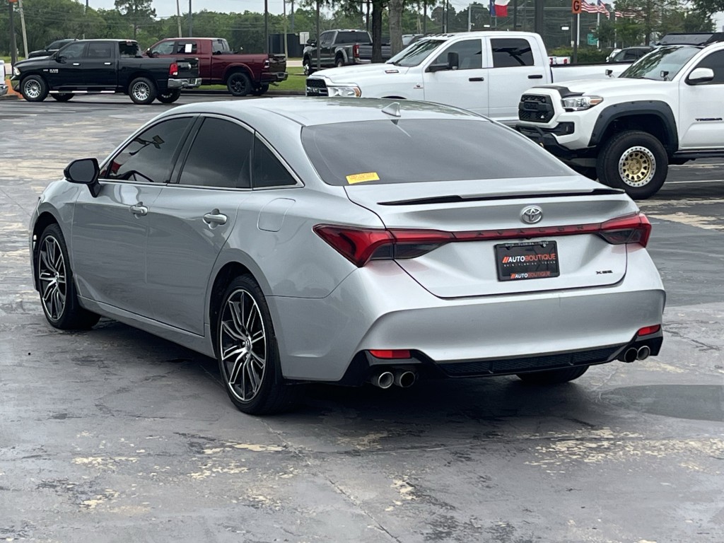 2019 Toyota Avalon Image 10