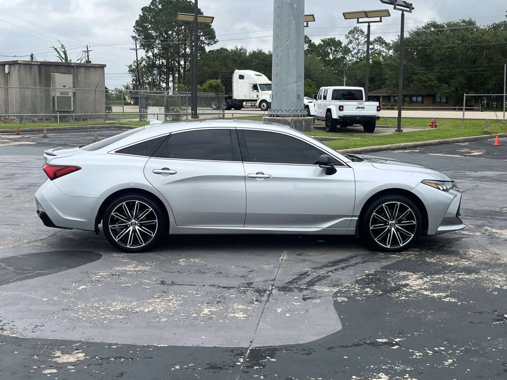 2019 Toyota Avalon Image 11
