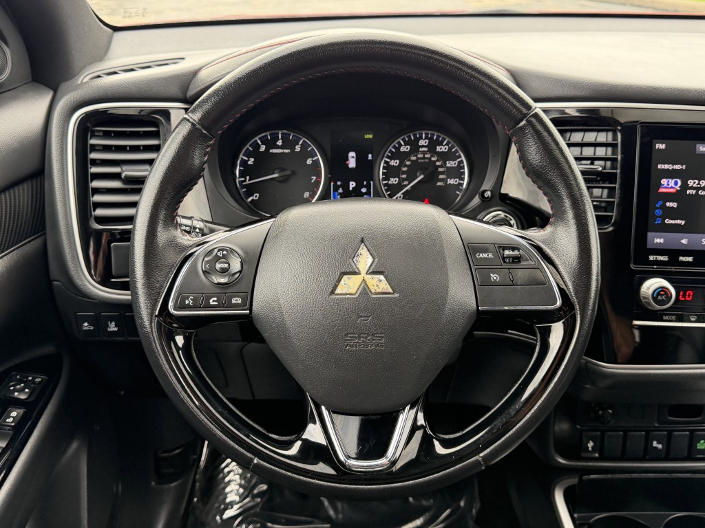2020 Mitsubishi Outlander Image 15