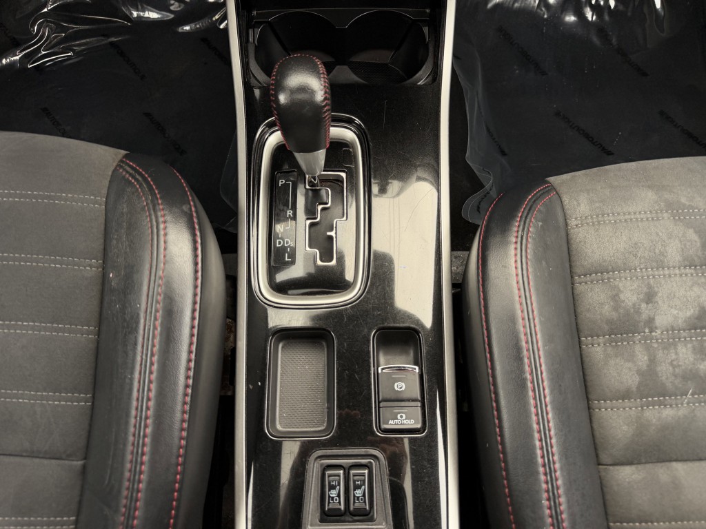 2020 Mitsubishi Outlander Image 18