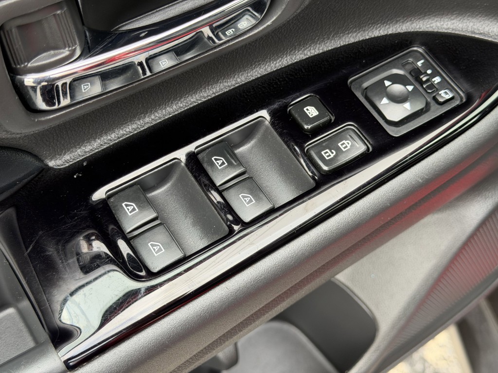 2020 Mitsubishi Outlander Image 20