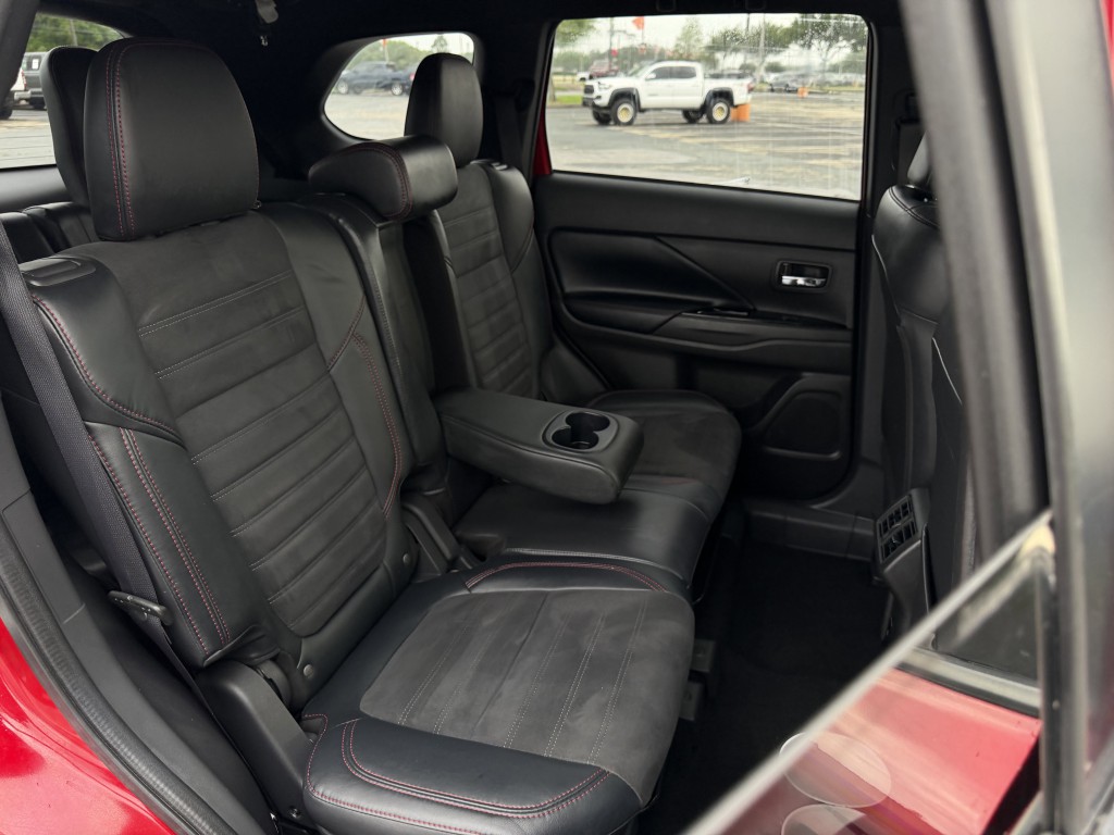2020 Mitsubishi Outlander Image 23
