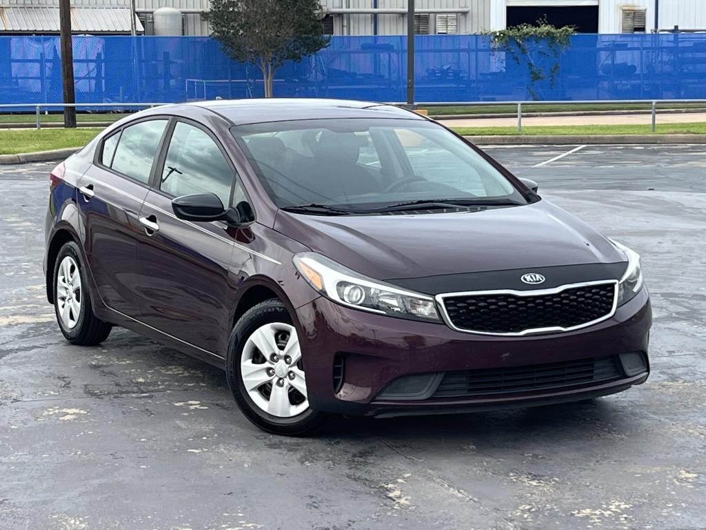 2017 Kia Forte Image 3