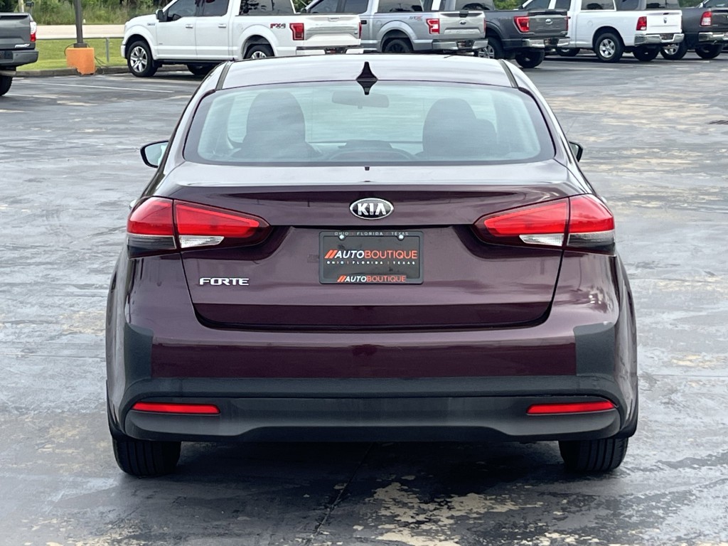 2017 Kia Forte Image 8