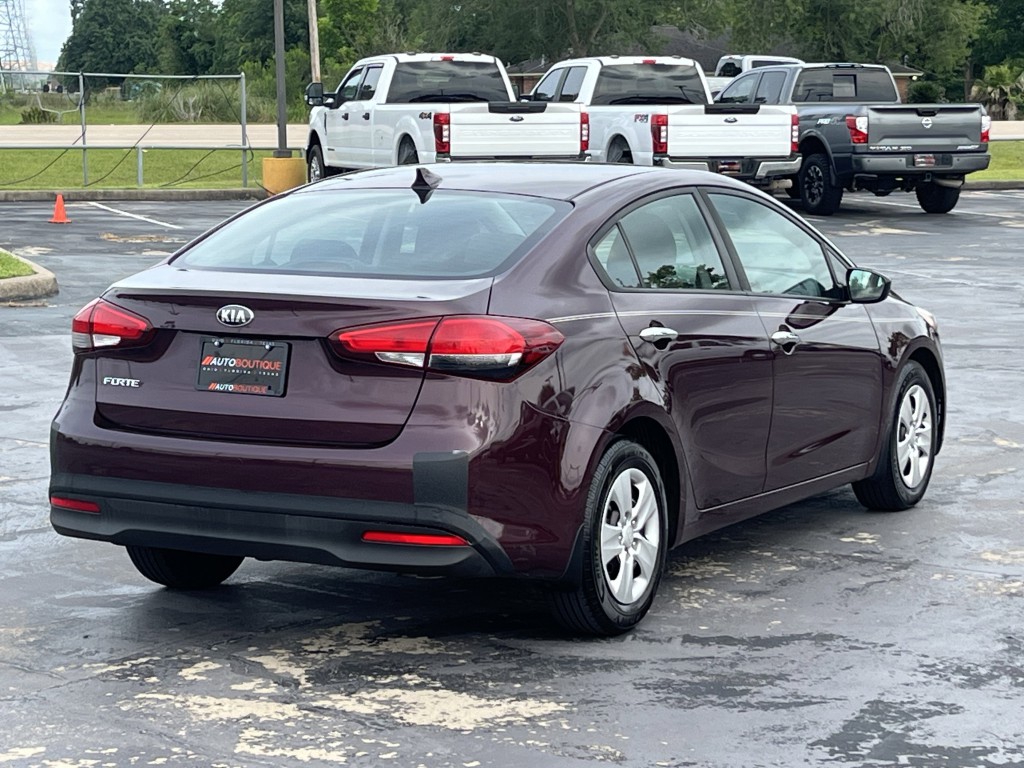 2017 Kia Forte Image 10