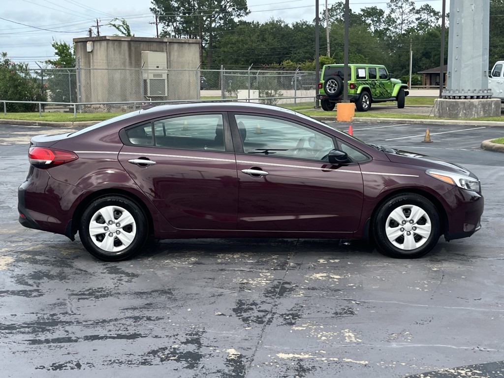 2017 Kia Forte Image 11