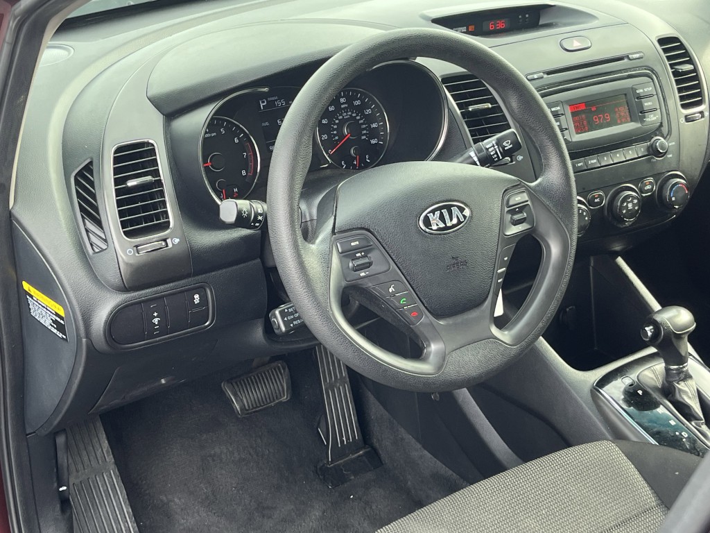 2017 Kia Forte Image 14