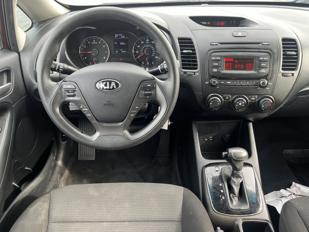 2017 Kia Forte Image 16