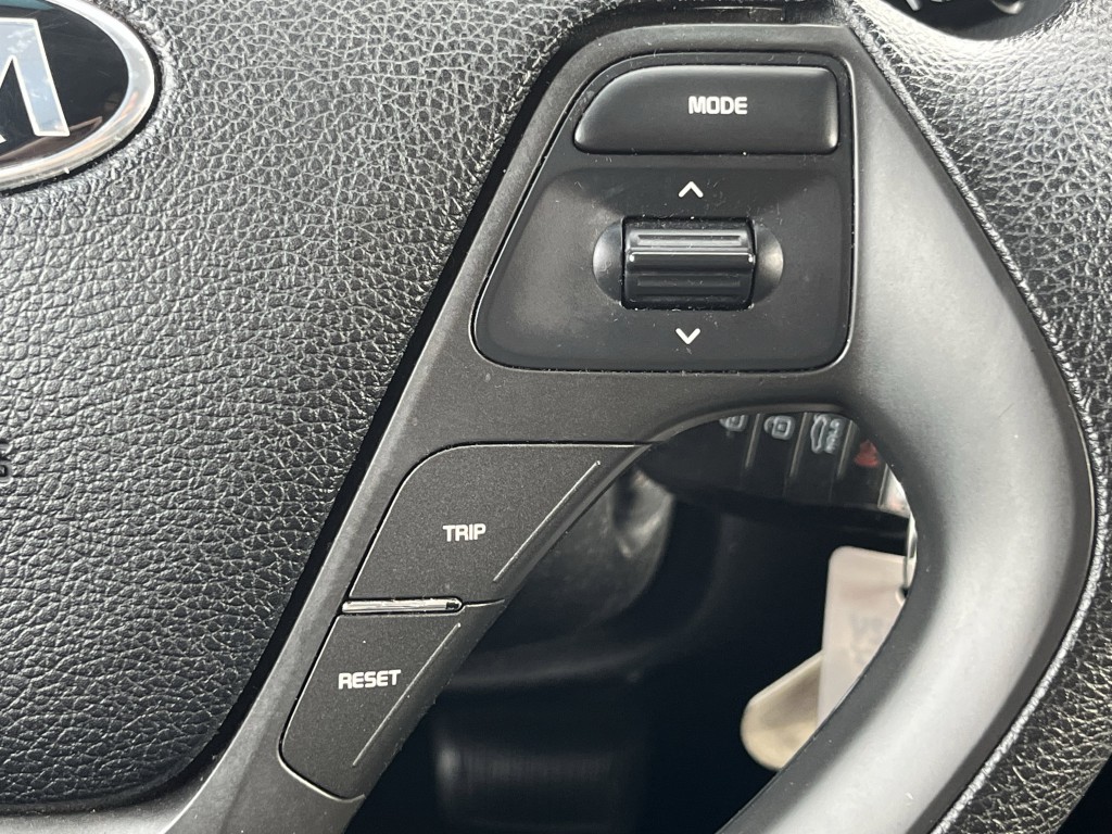 2017 Kia Forte Image 19