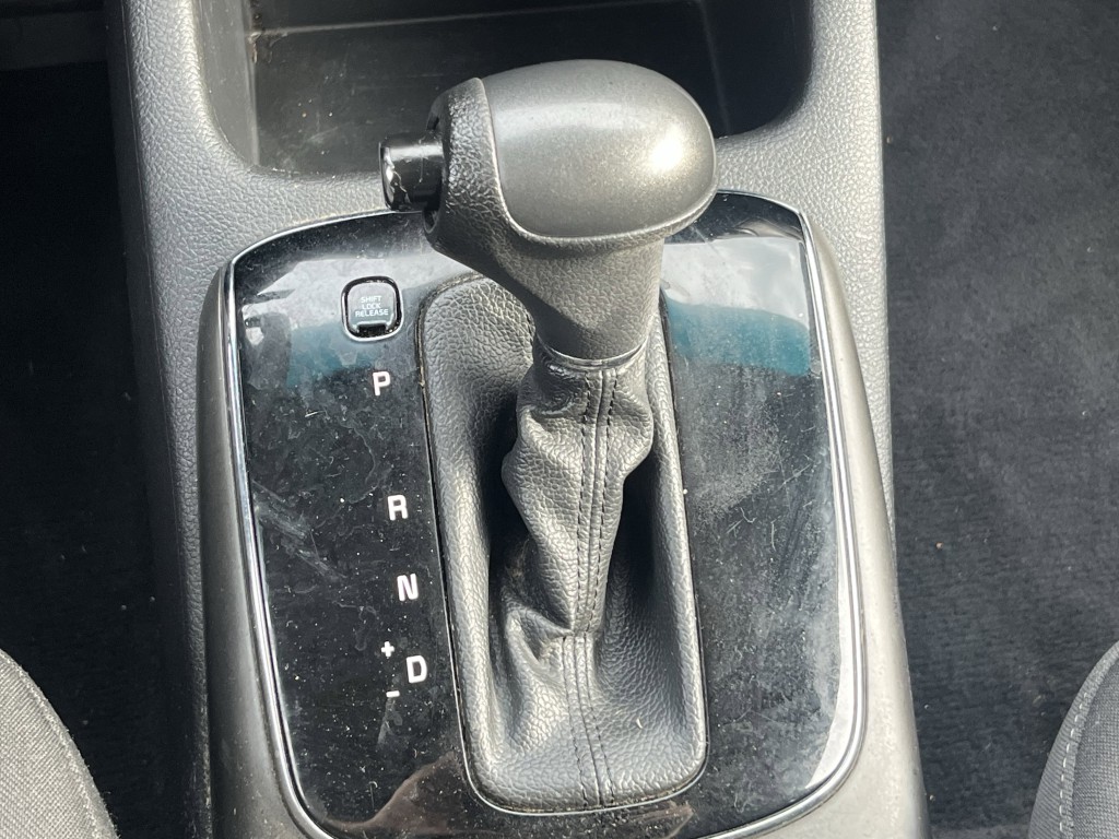 2017 Kia Forte Image 21