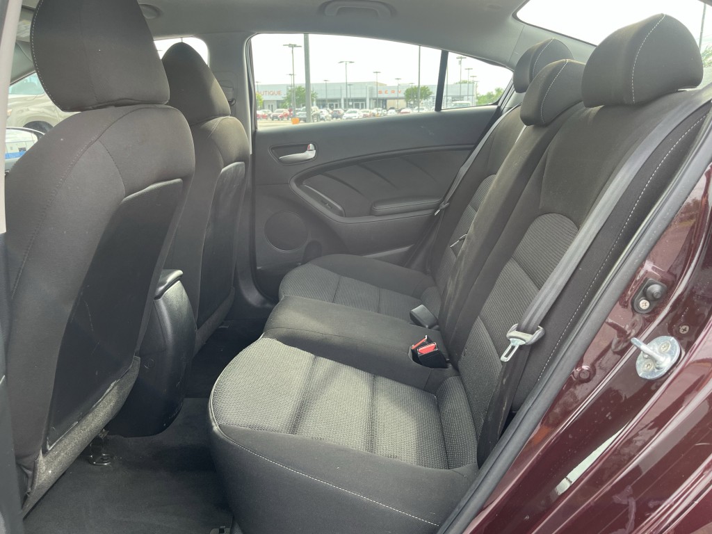 2017 Kia Forte Image 27
