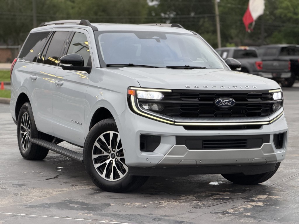 2025 Ford Expedition Image 3
