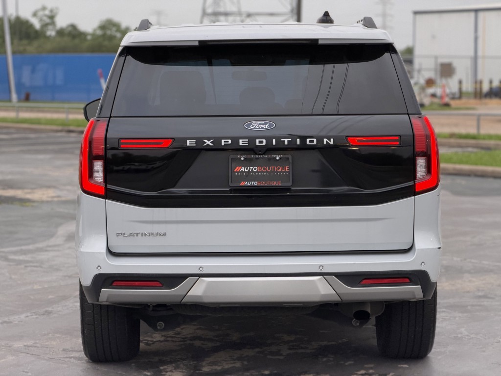 2025 Ford Expedition Image 8