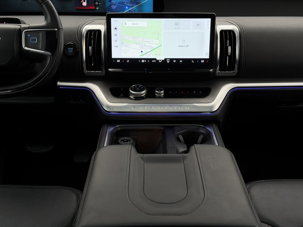 2025 Ford Expedition Image 16