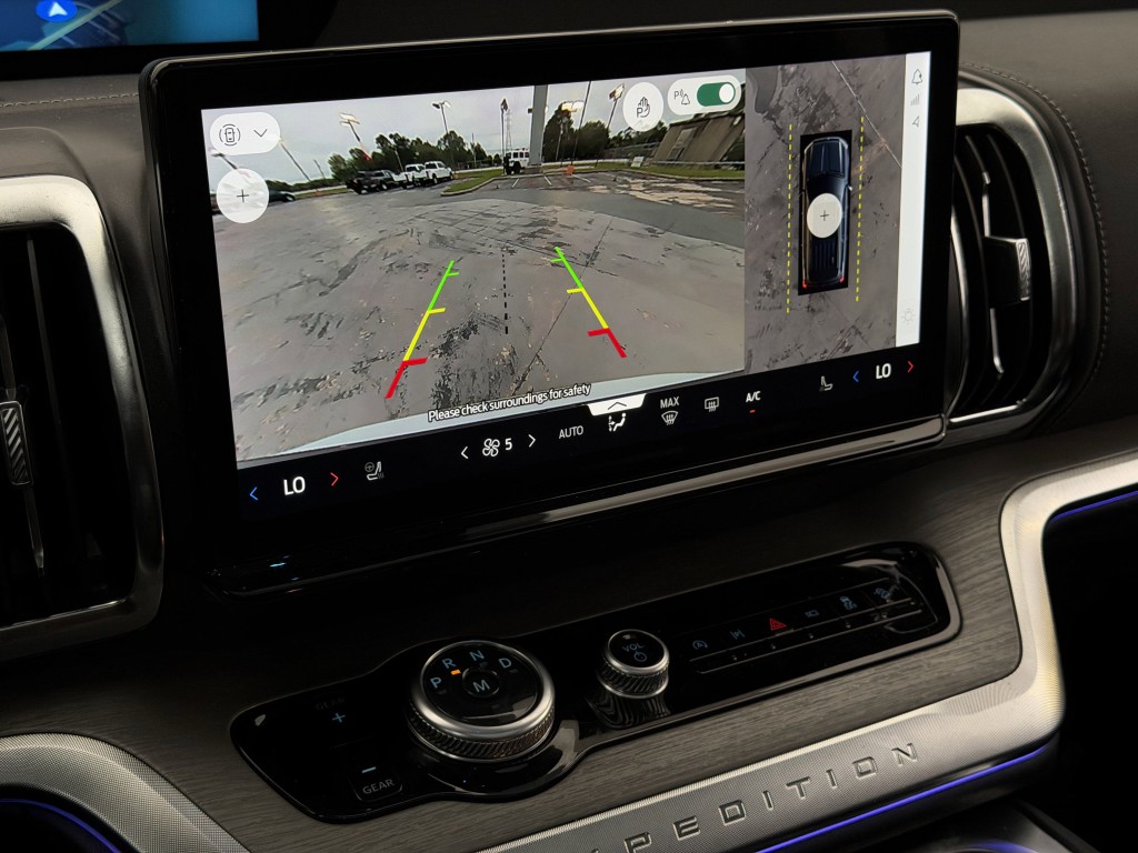2025 Ford Expedition Image 19