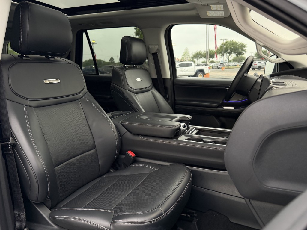 2025 Ford Expedition Image 22