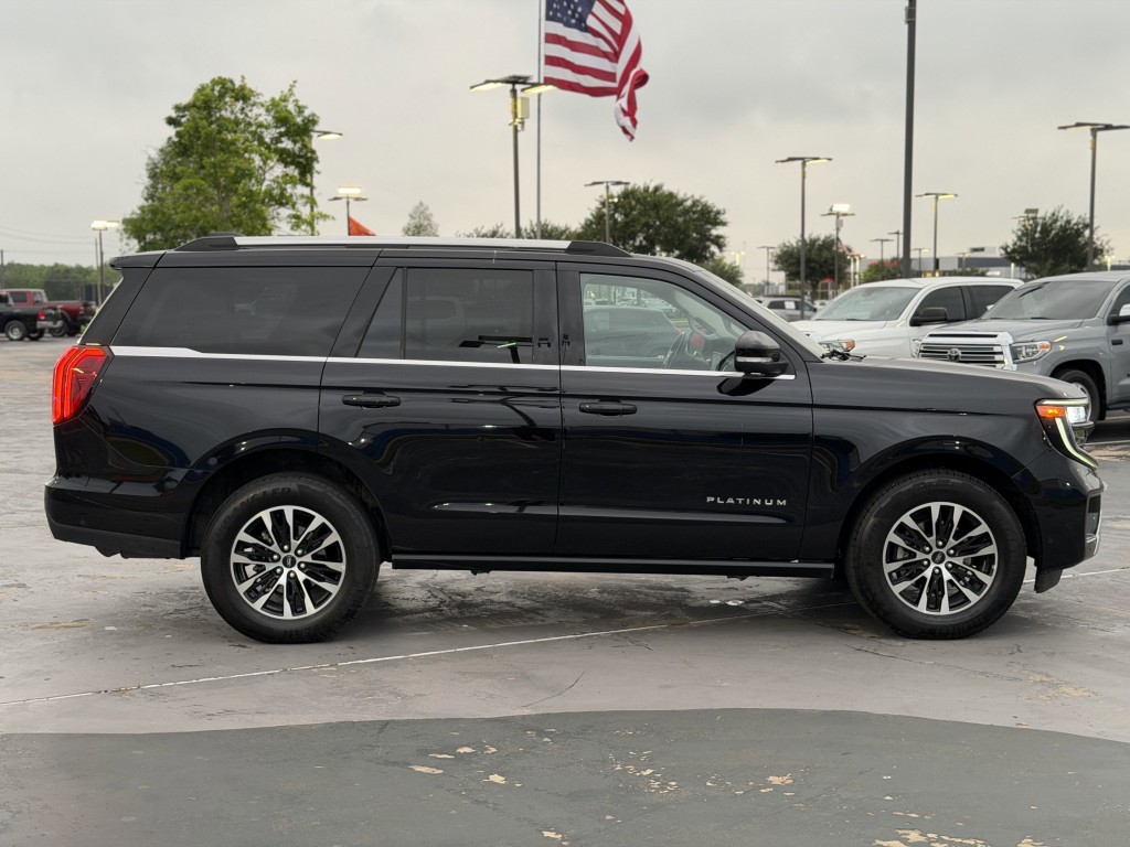 2025 Ford Expedition Image 12
