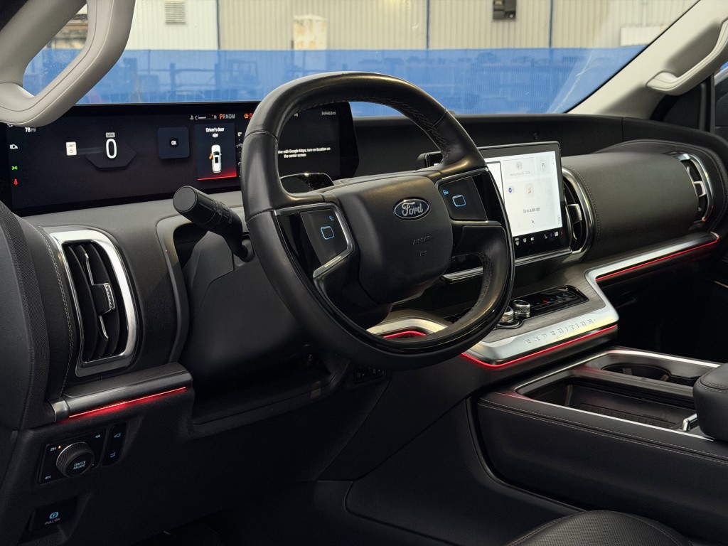 2025 Ford Expedition Image 13