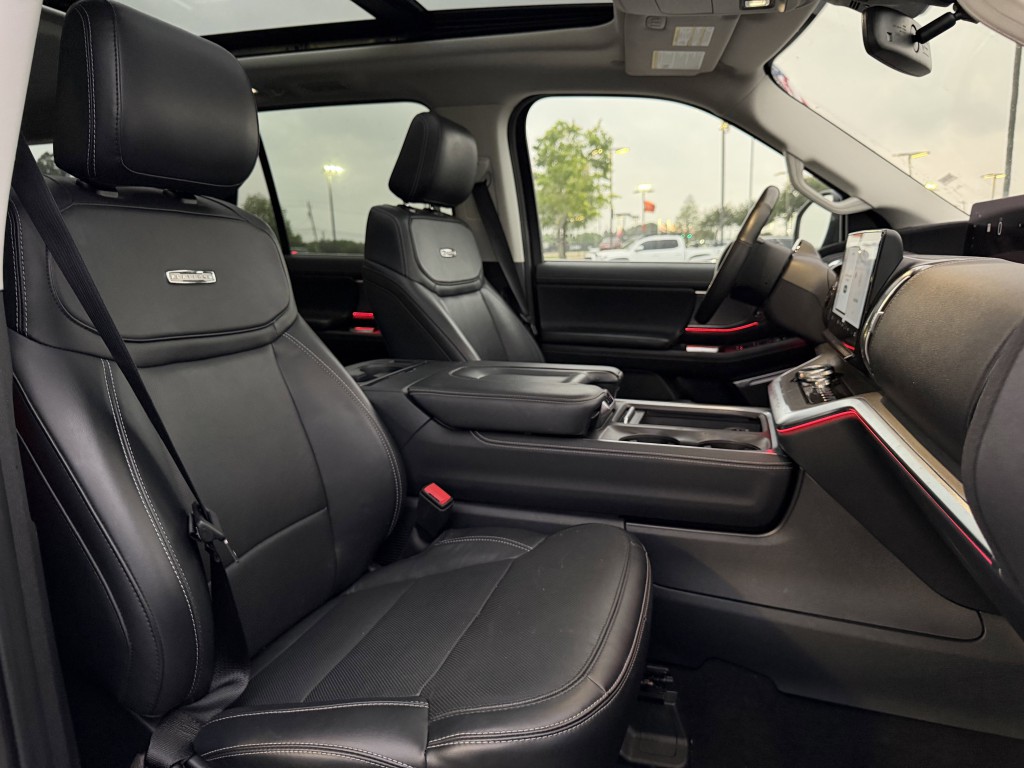 2025 Ford Expedition Image 25