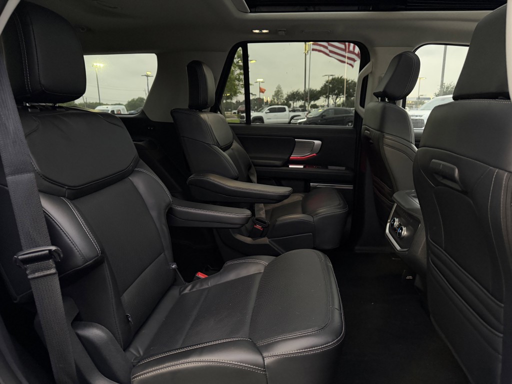2025 Ford Expedition Image 26
