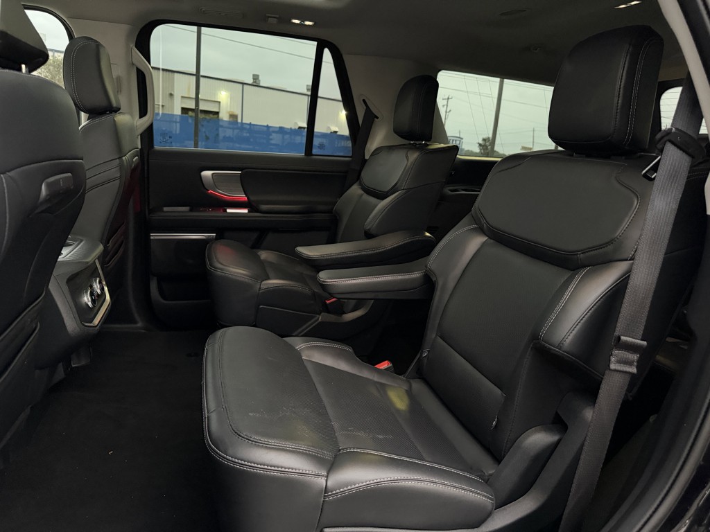 2025 Ford Expedition Image 28