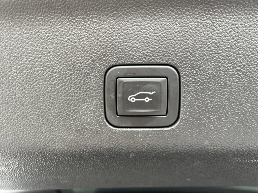 2025 GMC Yukon Image 13