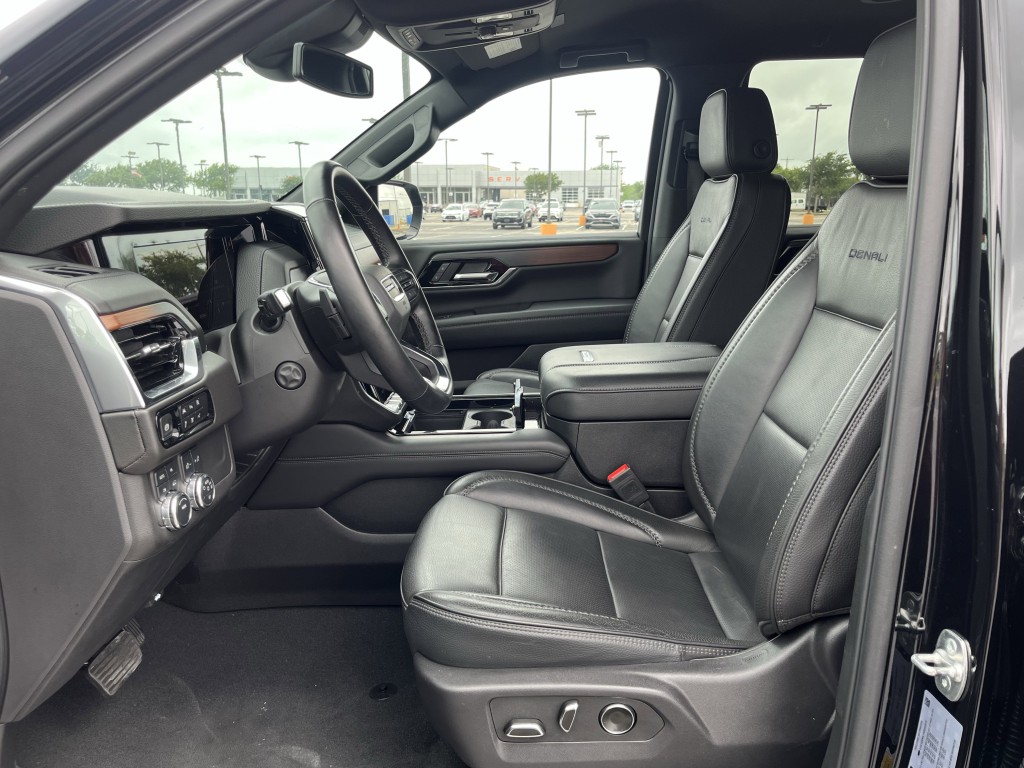 2025 GMC Yukon Image 29