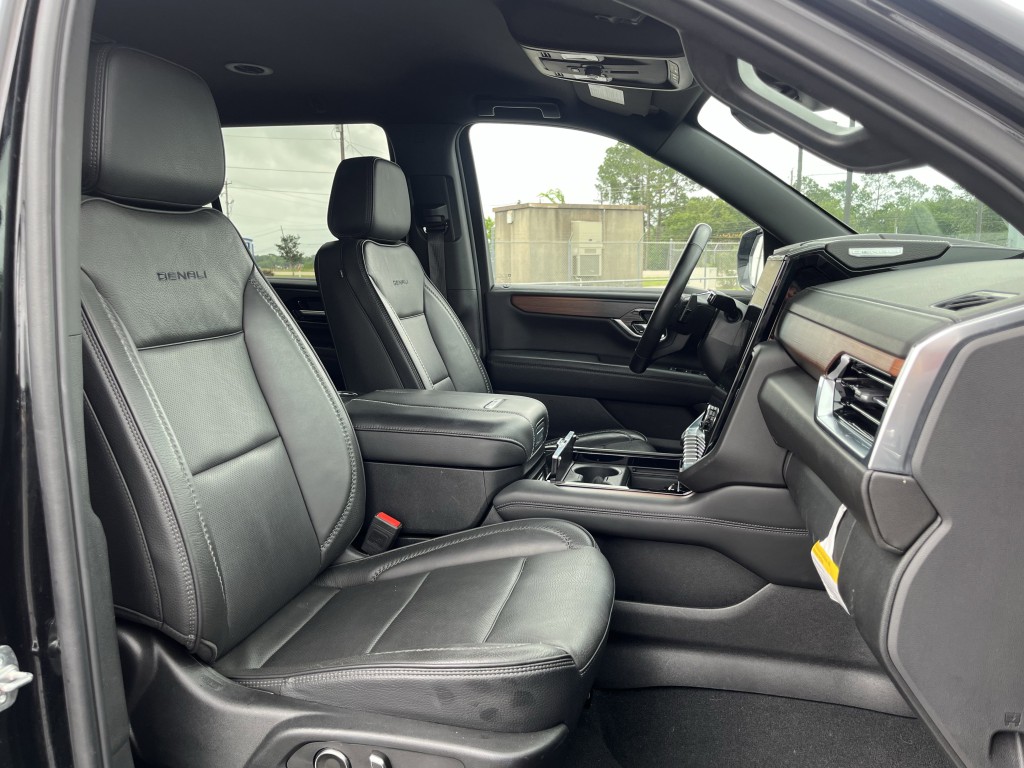 2025 GMC Yukon Image 30