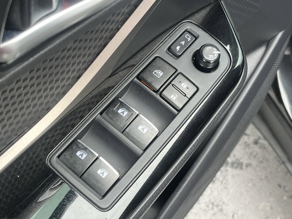 2019 Toyota C-HR Image 25
