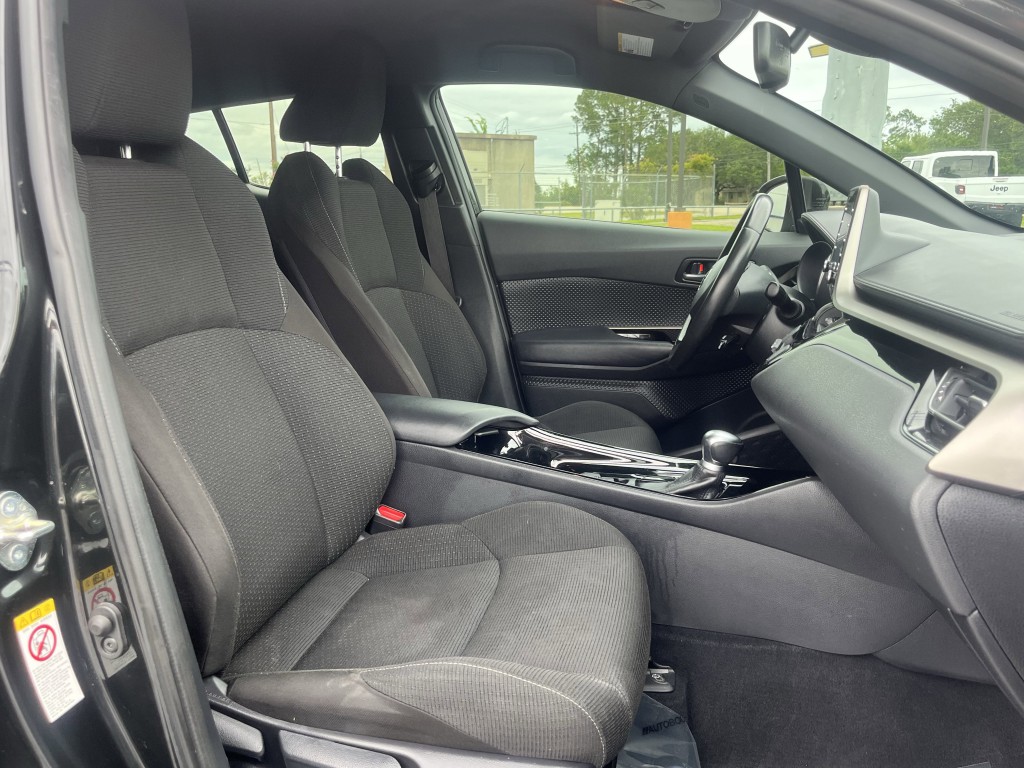 2019 Toyota C-HR Image 27