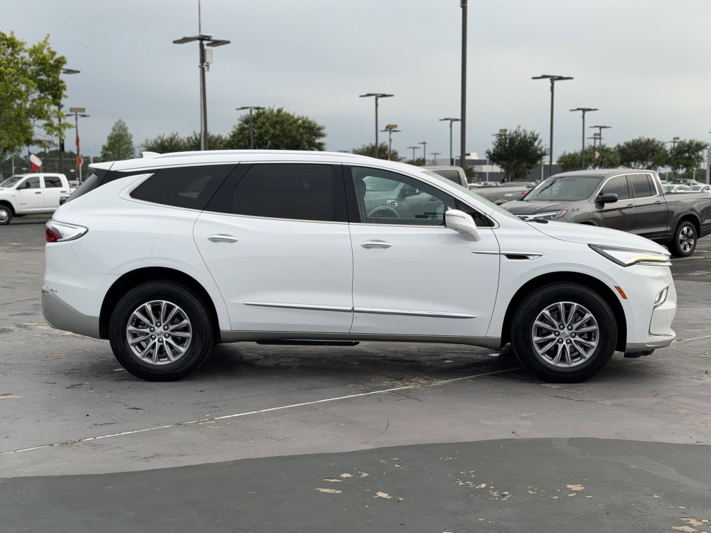 2024 Buick Enclave Image 8