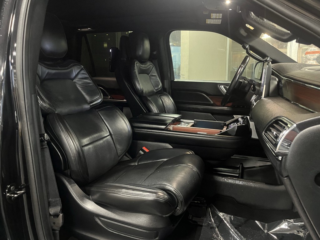 2020 Lincoln Navigator Image 28