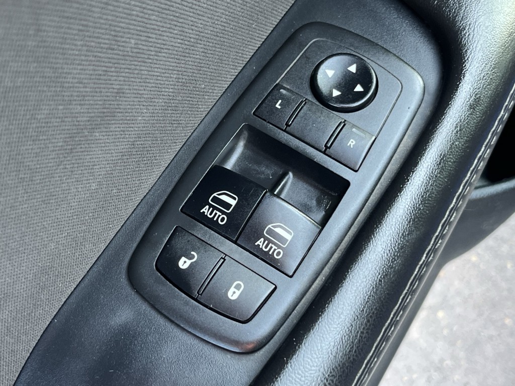 2018 Dodge Challenger Image 25