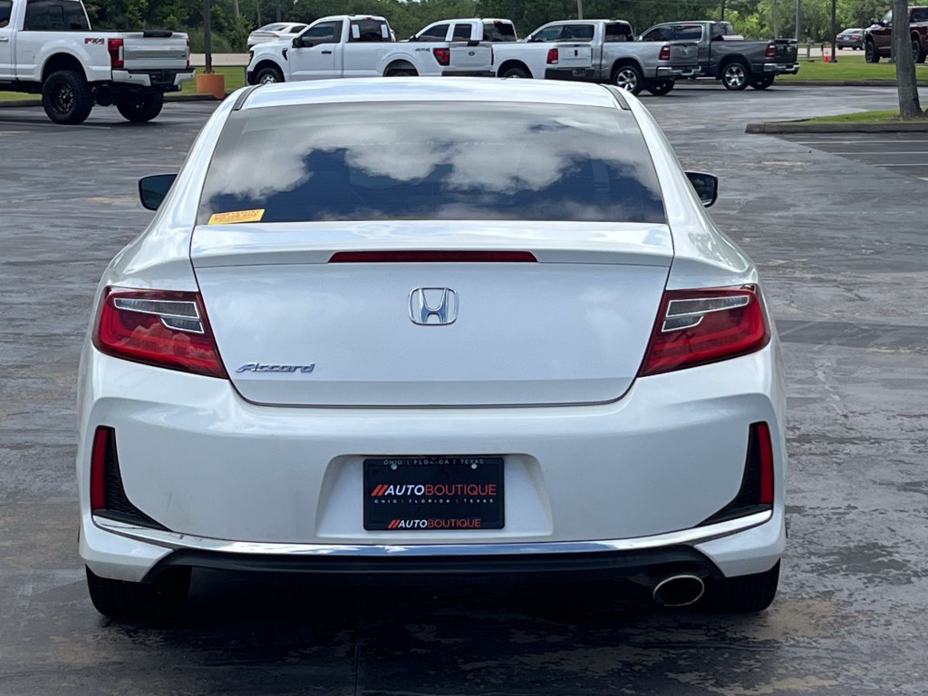 2017 Honda Accord Image 8
