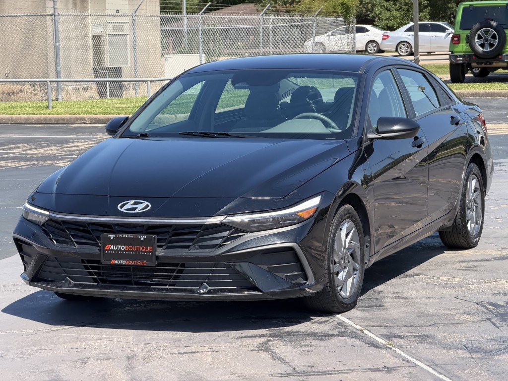2024 Hyundai Elantra Image 5
