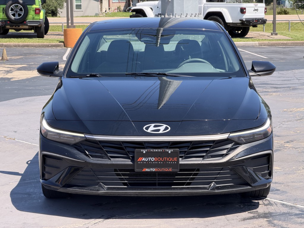 2024 Hyundai Elantra Image 6