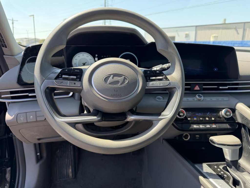 2024 Hyundai Elantra Image 13