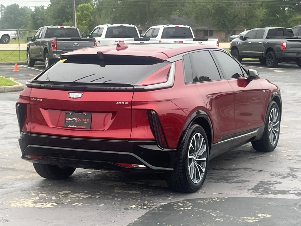 2024 Cadillac Lyriq Image 11