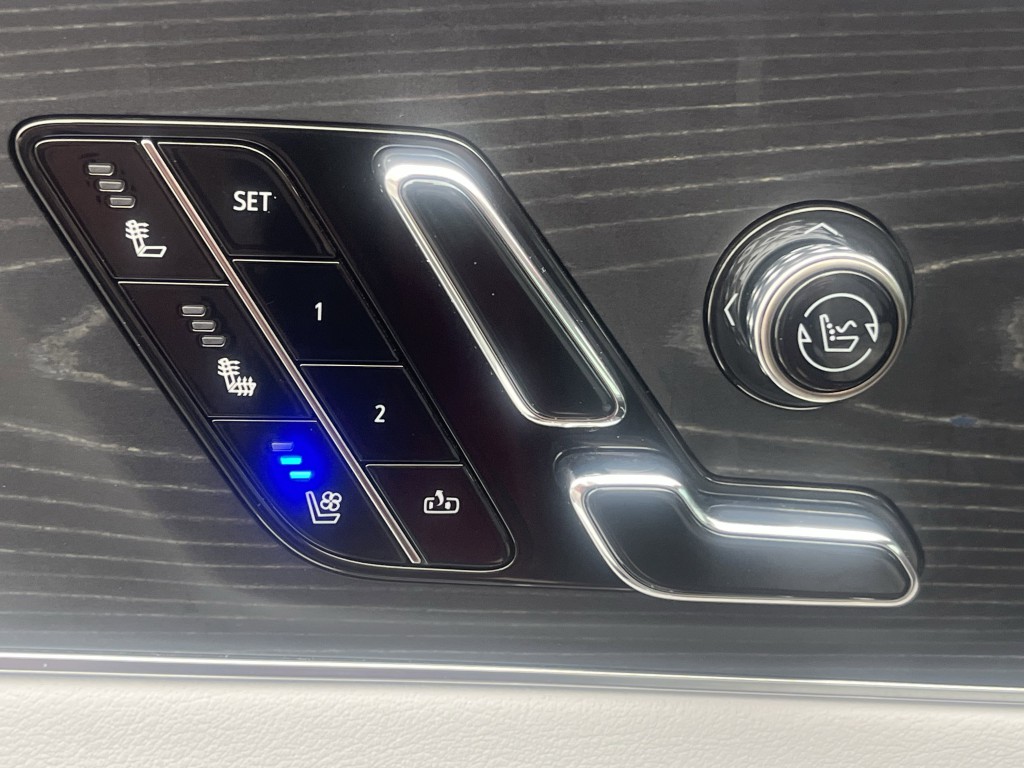 2024 Cadillac Lyriq Image 30